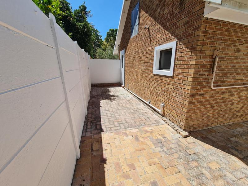 To Let 1 Bedroom Property for Rent in Vierlanden Western Cape